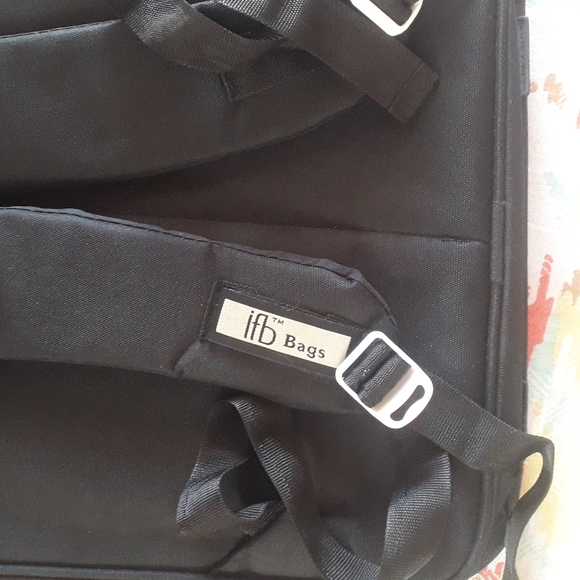 New black School bag - Picture 3 of 5